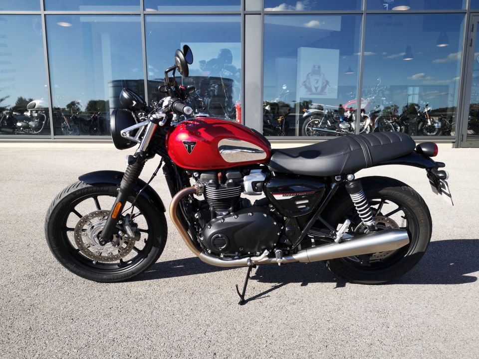 TRIUMPH SPEED TWIN 900 4