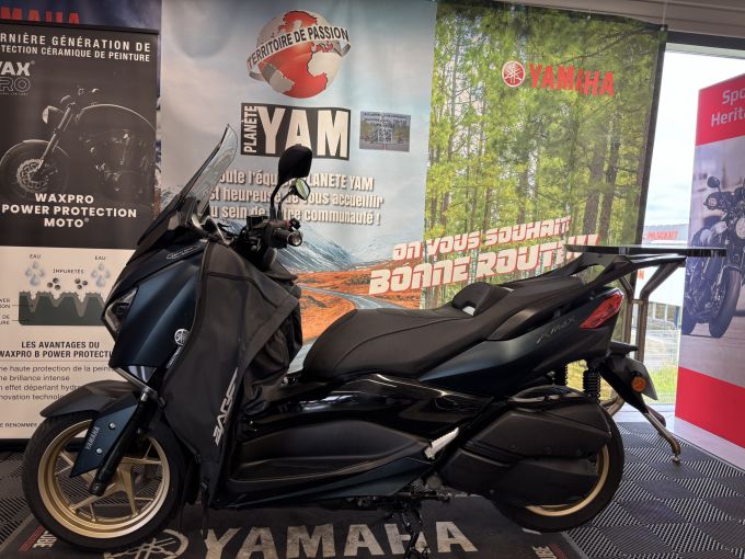 YAMAHA XMAX 300 4