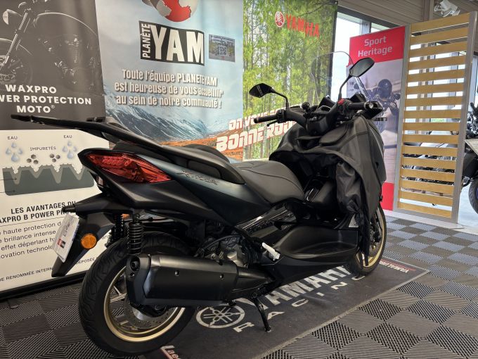 YAMAHA XMAX 300 4