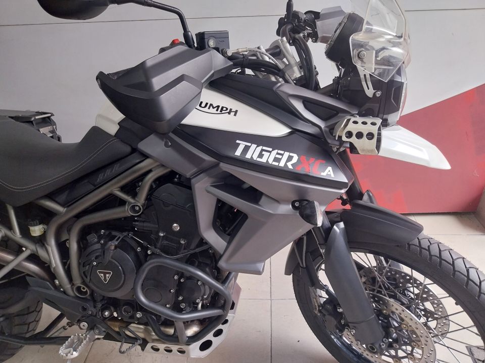 TRIUMPH TIGER 800 XCA ABS 4