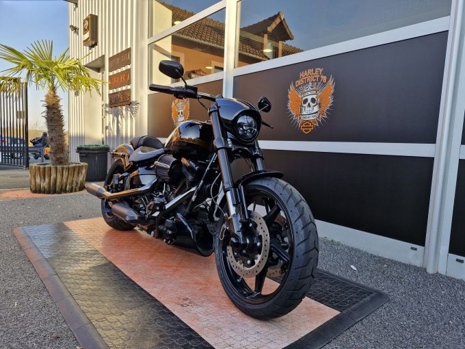 HARLEY-DAVIDSON SOFTAIL BREAKOUT 1800 PRO STREET CVO 4