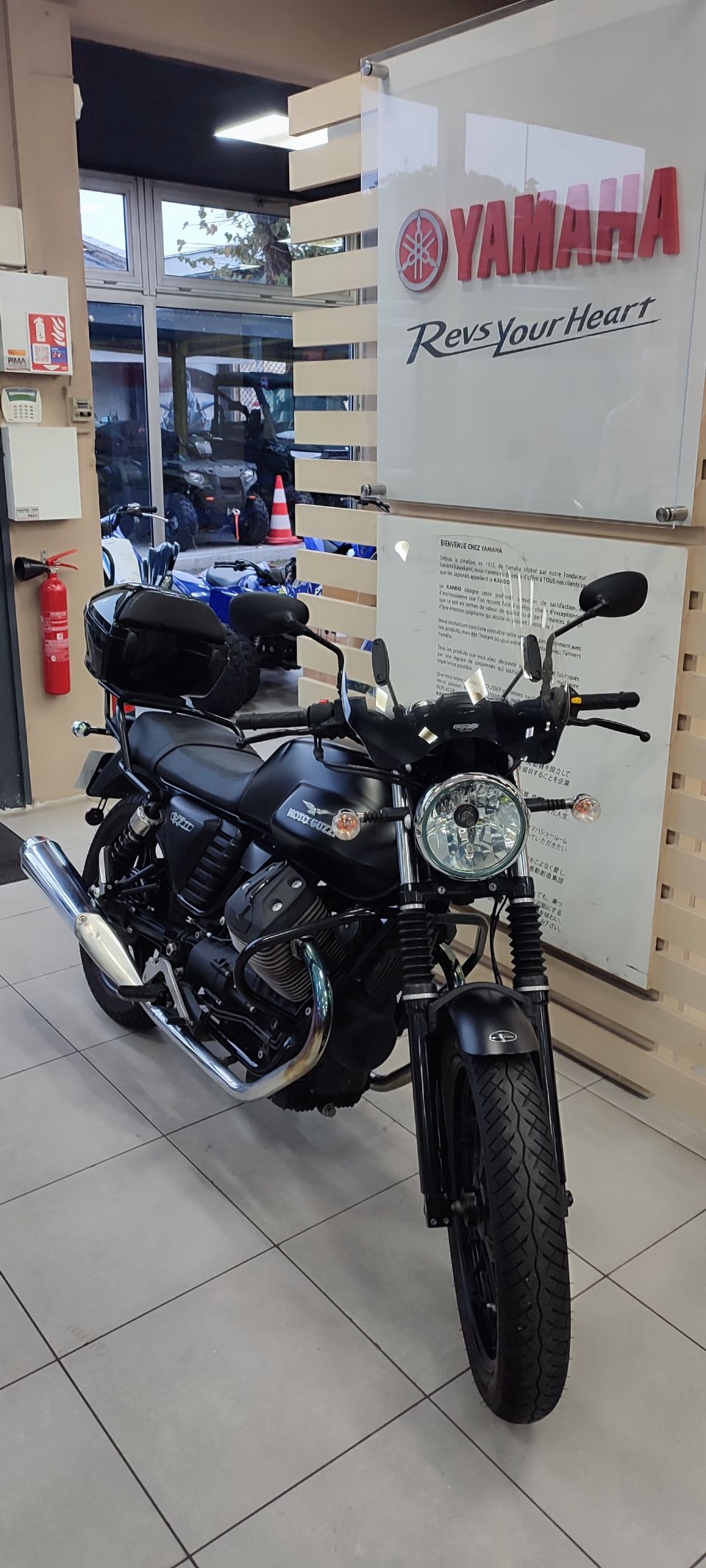 MOTO GUZZI V7 II STONE 4