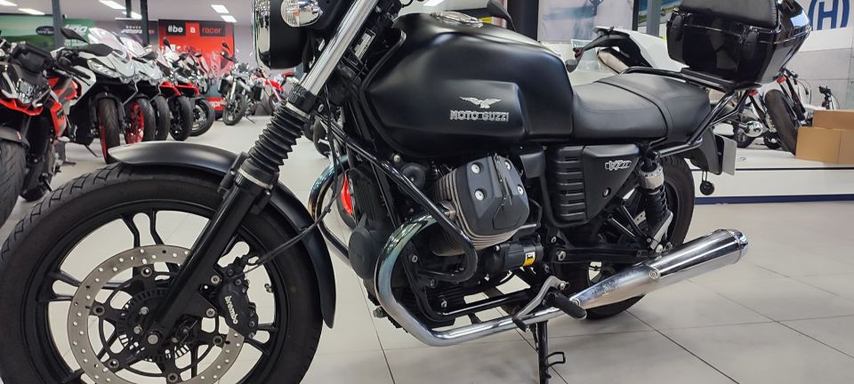 MOTO GUZZI V7 II STONE 4