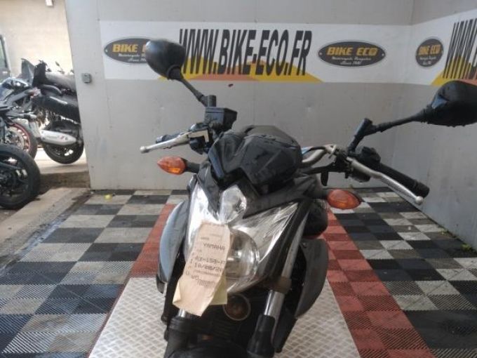 YAMAHA XJ6-N 4