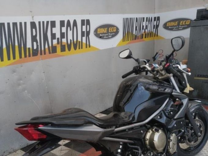 YAMAHA XJ6-N 4