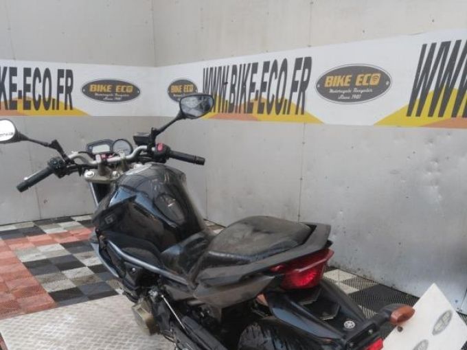 YAMAHA XJ6-N 4