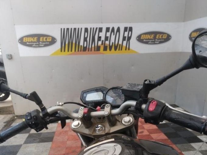 YAMAHA XJ6-N 4