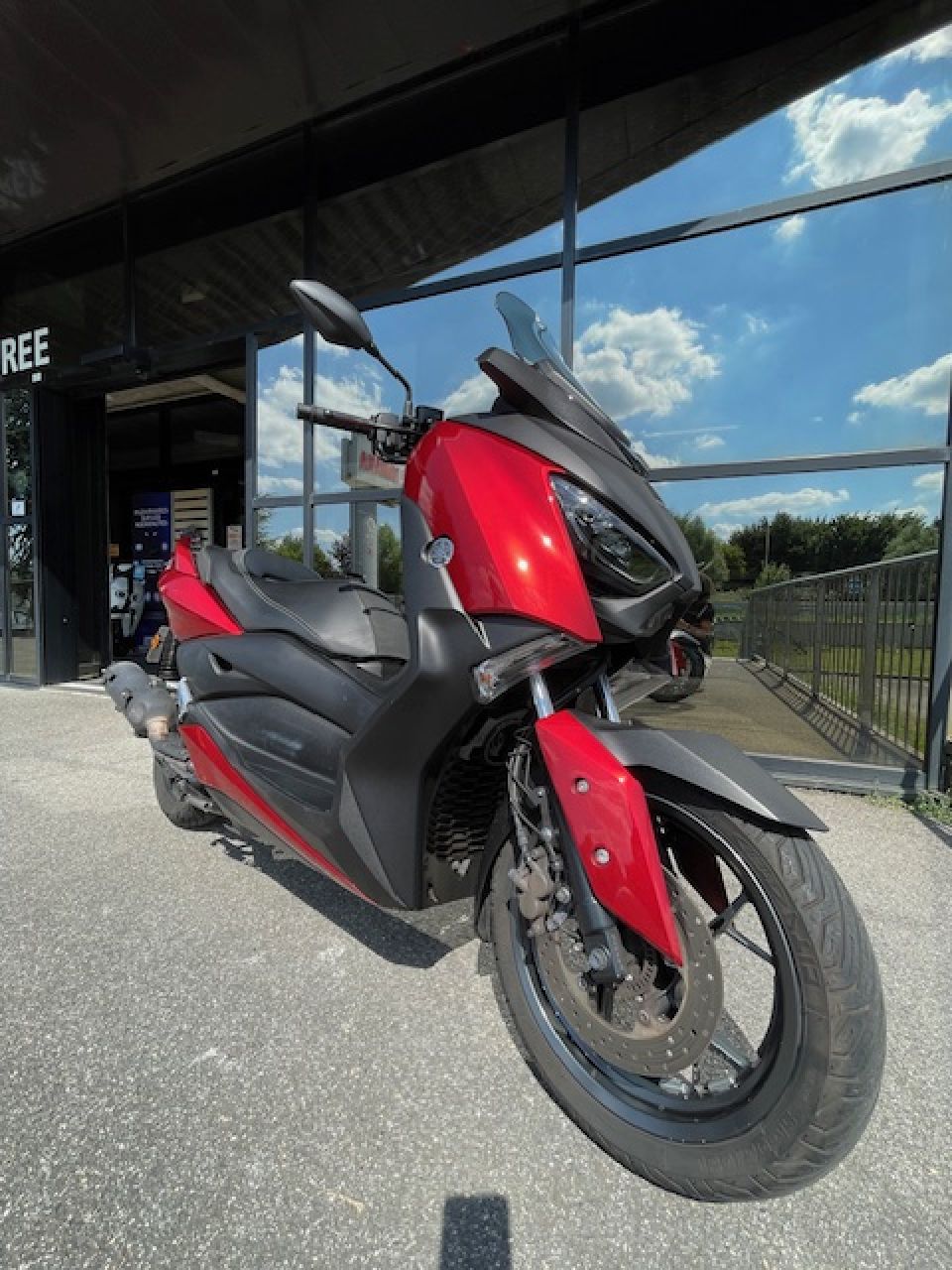 YAMAHA XMAX 125 4