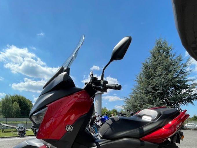 YAMAHA XMAX 125 4