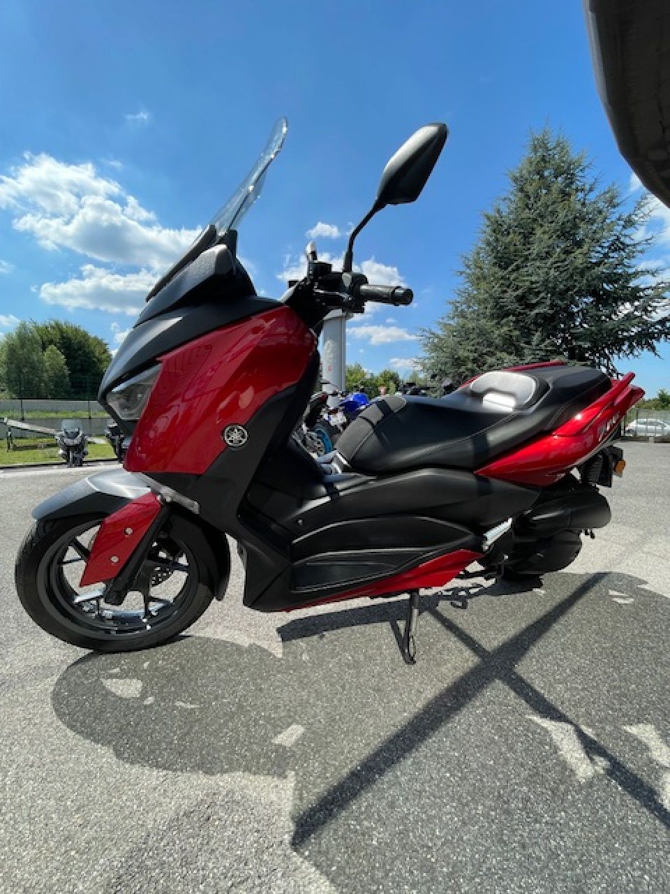 YAMAHA XMAX 125 4