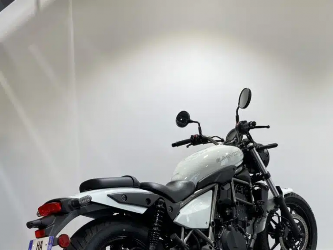 KAWASAKI Eliminator 500 4