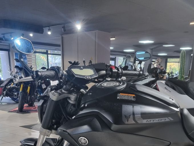 YAMAHA MT-07 (47.5CV) 4