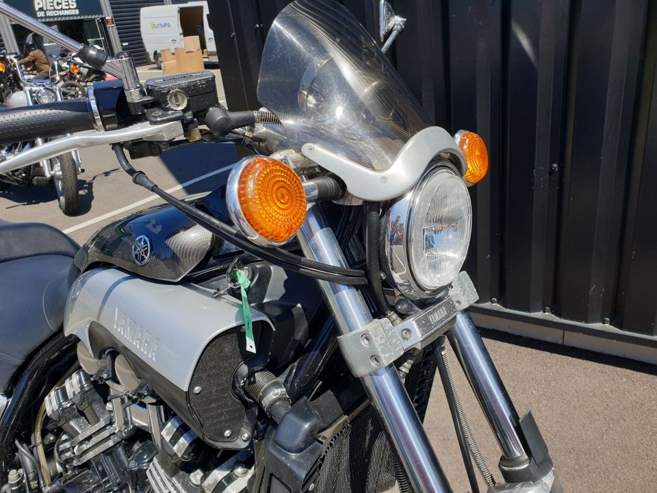 YAMAHA VMAX 1200 CARBONE 4