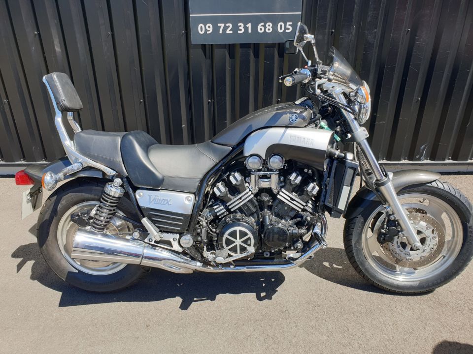 YAMAHA VMAX 1200 CARBONE 4