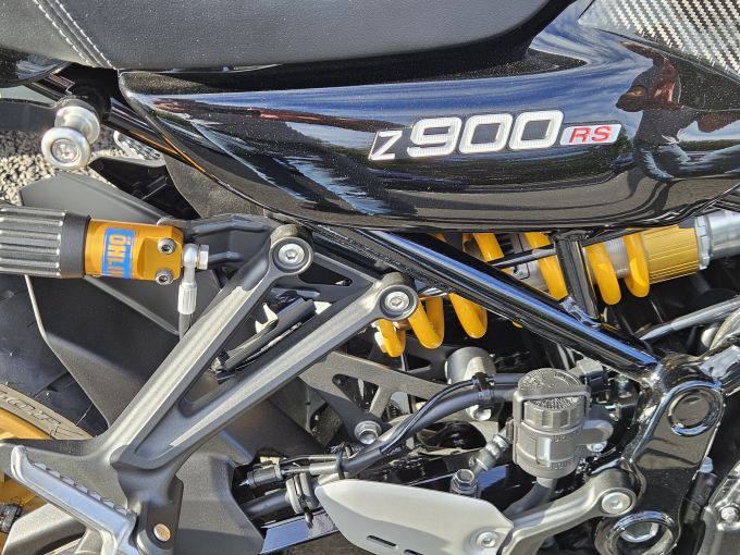 KAWASAKI Z900 RS SE 4