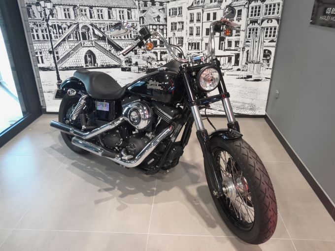 HARLEY-DAVIDSON DYNA STREET BOB 1690 4