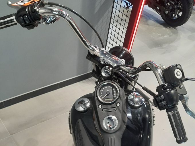 HARLEY-DAVIDSON DYNA STREET BOB 1690 4