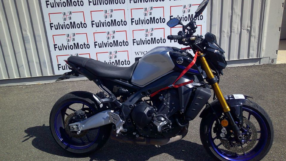 YAMAHA MT-09 SP 4