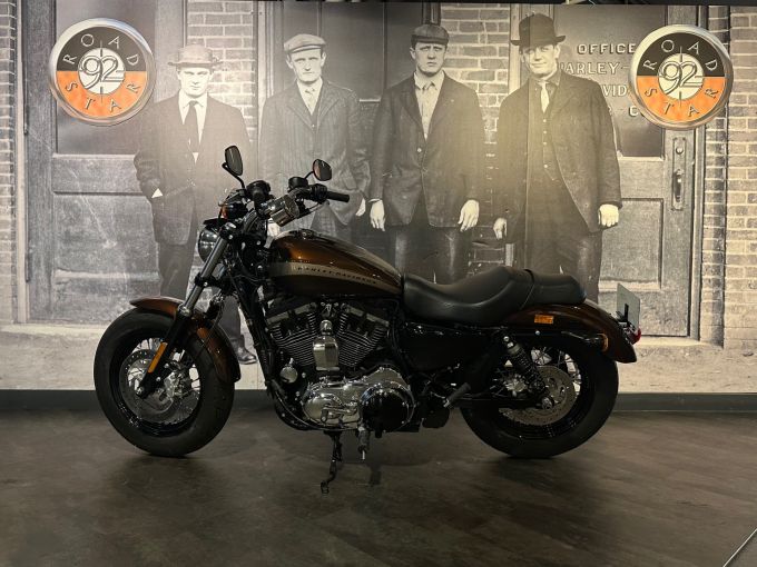 HARLEY-DAVIDSON SPORTSTER CUSTOM 1200 4