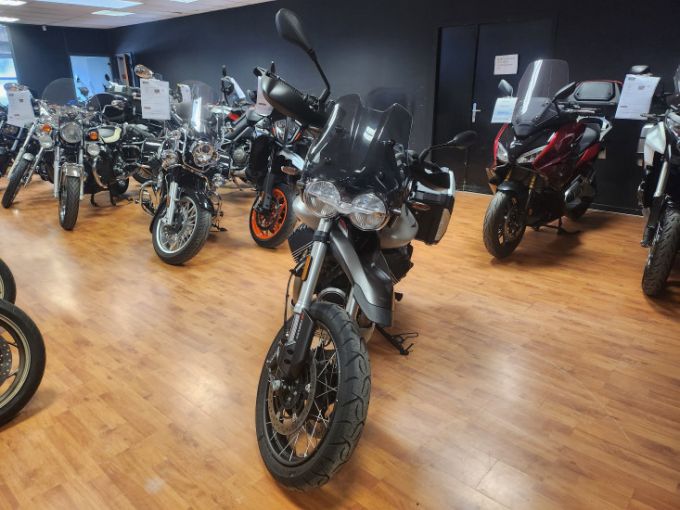 MOTO GUZZI V85 TT 4