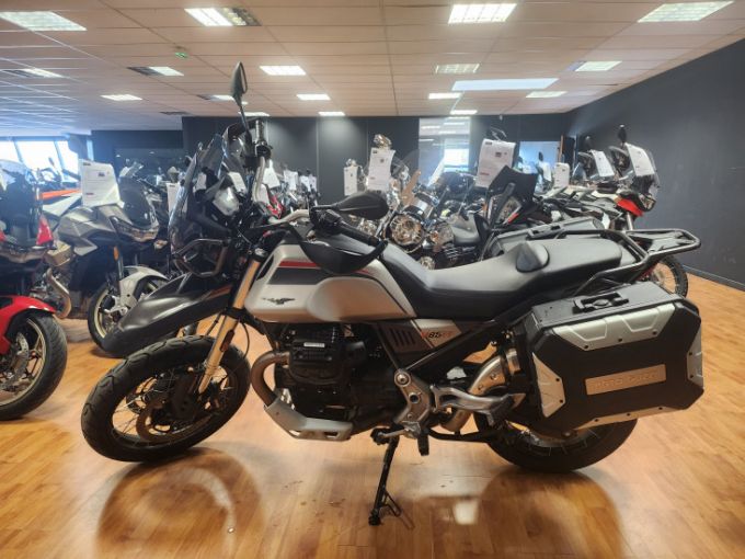 MOTO GUZZI V85 TT 4