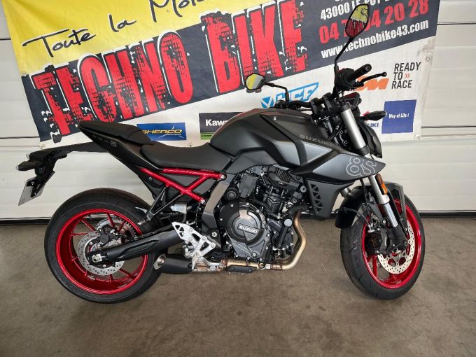 SUZUKI GSX-8S 4