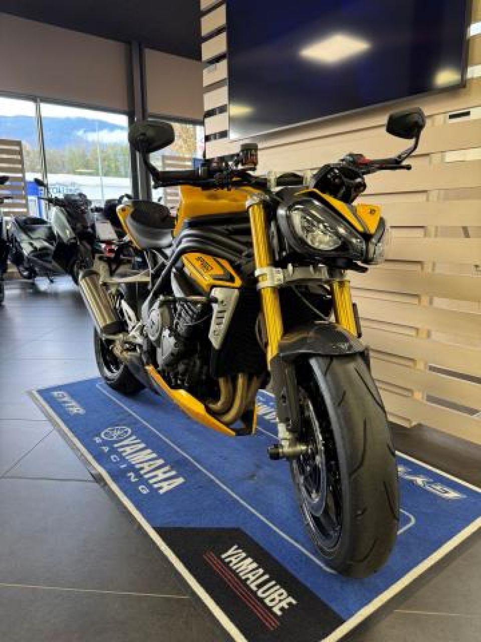TRIUMPH SPEED TRIPLE 1200 RS 4
