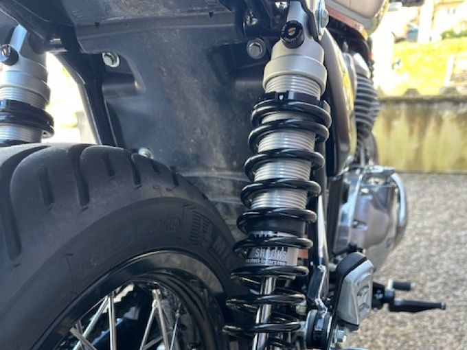ROYAL ENFIELD INTERCEPTOR 4