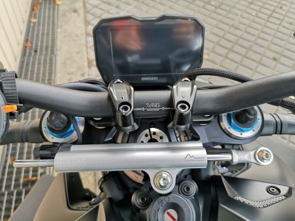 DUCATI STREETFIGHTER V4S 4