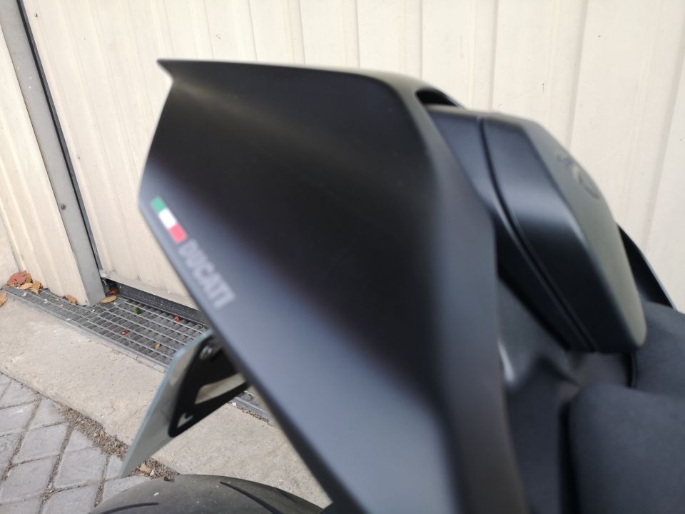 DUCATI STREETFIGHTER V4S 4