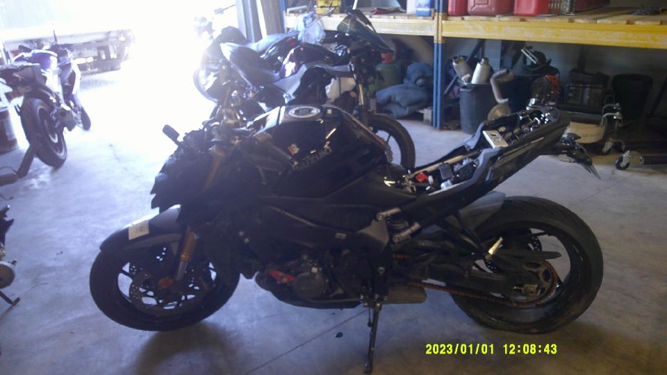 SUZUKI GSX-S 1000 ABS 4