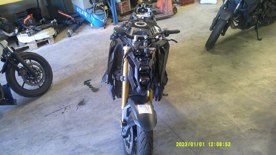 SUZUKI GSX-S 1000 ABS 4