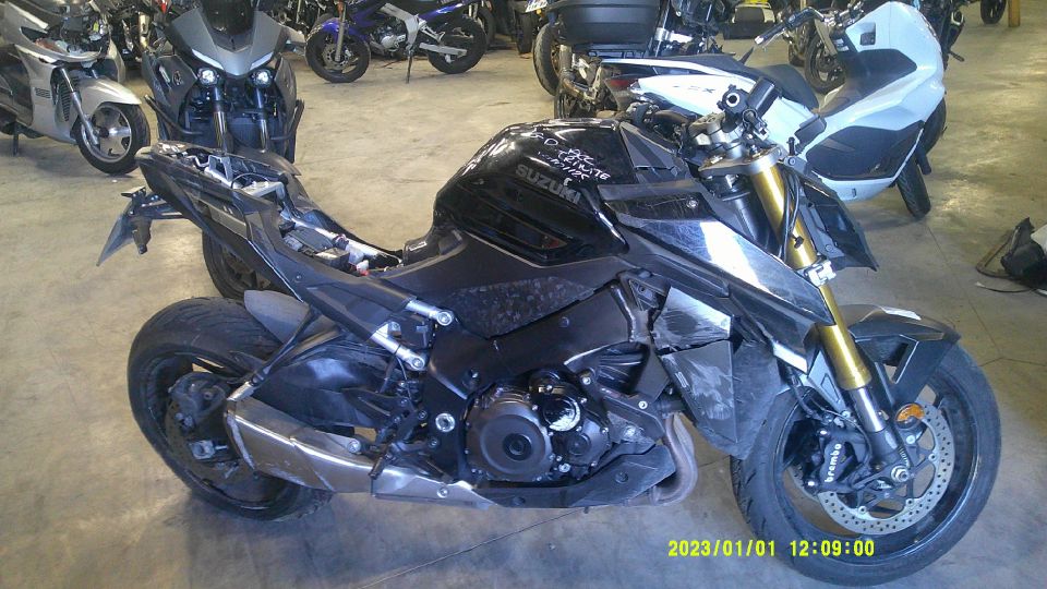 SUZUKI GSX-S 1000 ABS 4