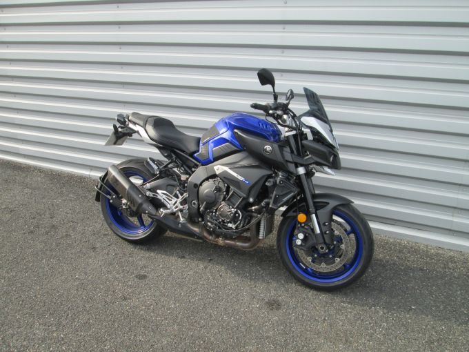 YAMAHA MT-10 4