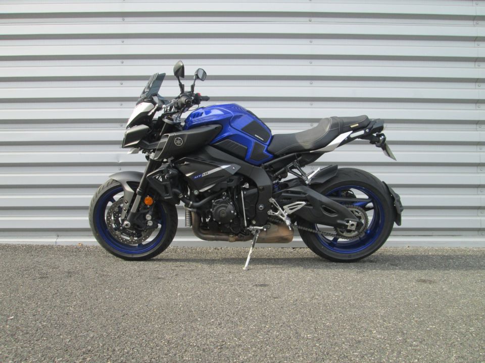 YAMAHA MT-10 4
