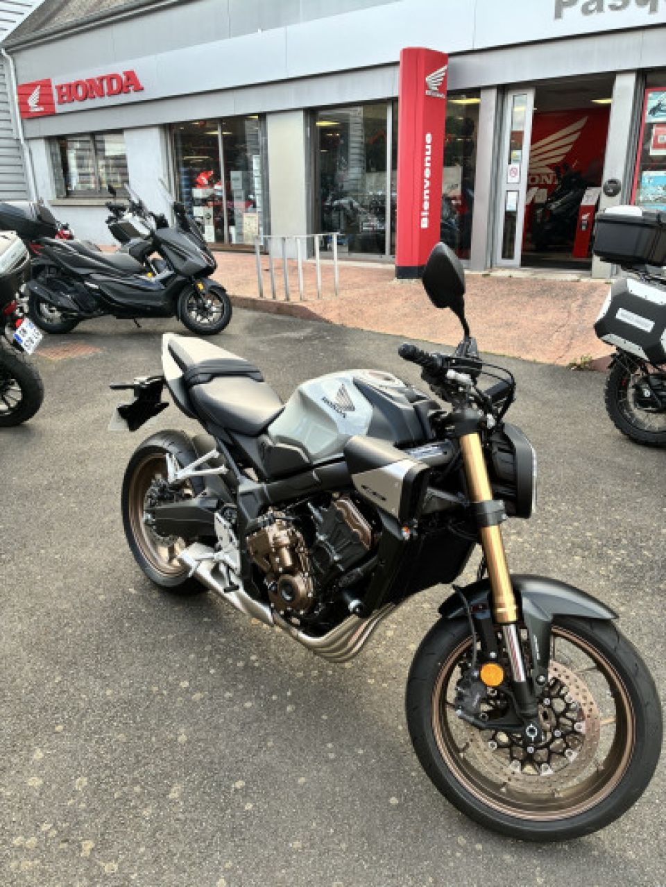 HONDA CB650R 4