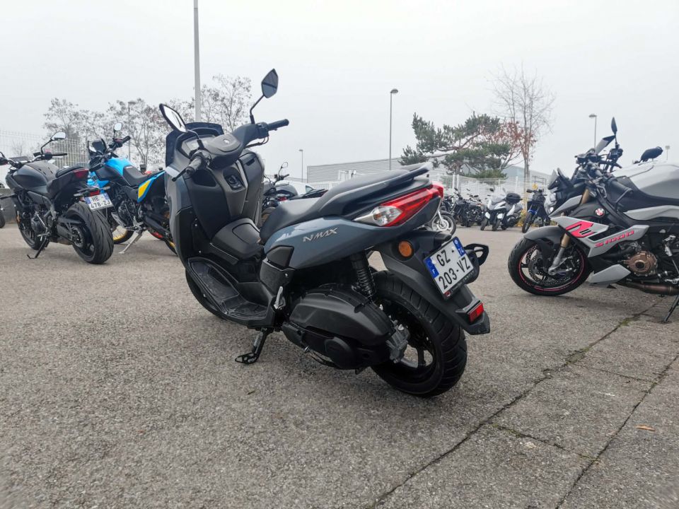 YAMAHA NMAX 125 4