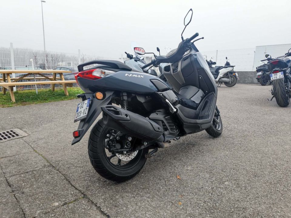 YAMAHA NMAX 125 4
