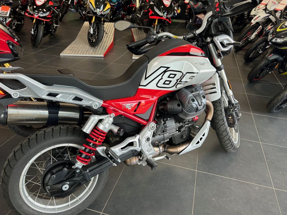 MOTO GUZZI V85 TT 850 4