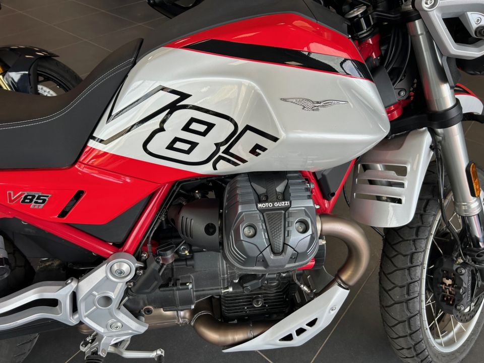 MOTO GUZZI V85 TT 850 4