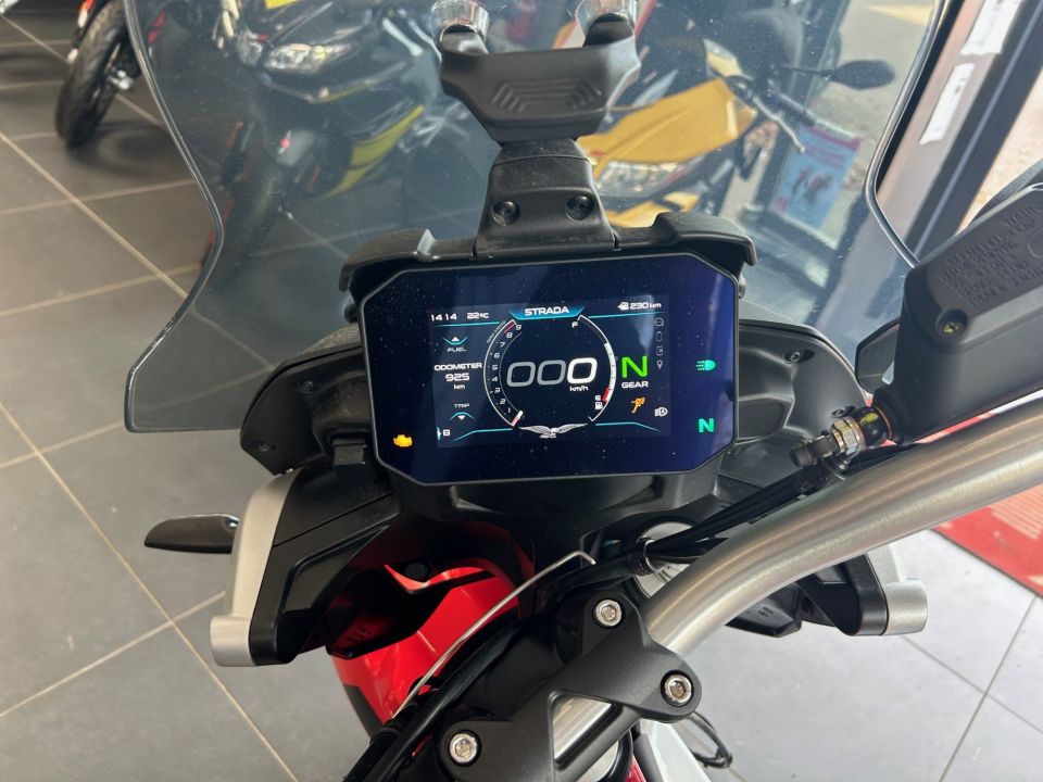 MOTO GUZZI V85 TT 850 4