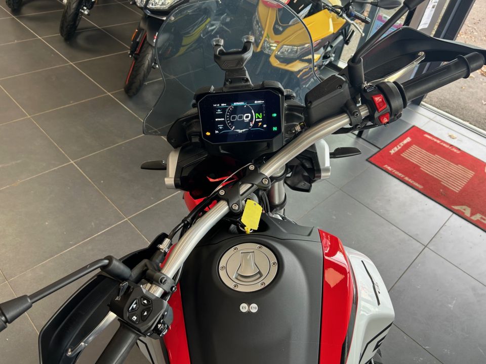 MOTO GUZZI V85 TT 850 4