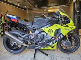YAMAHA R1M - 2015