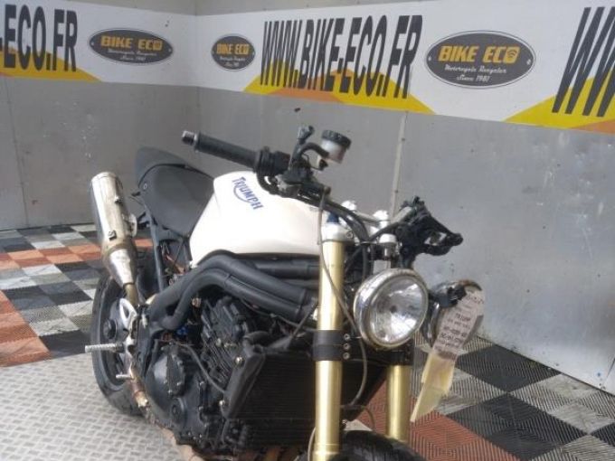TRIUMPH SPEED TRIPLE 1050 4
