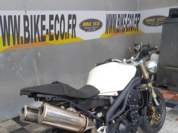 TRIUMPH SPEED TRIPLE 1050 4