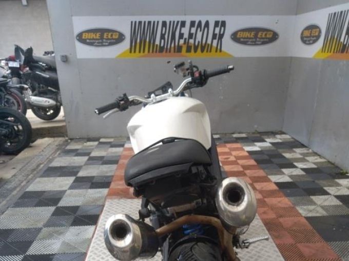 TRIUMPH SPEED TRIPLE 1050 4