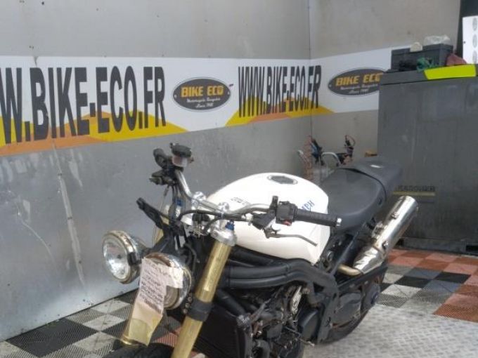 TRIUMPH SPEED TRIPLE 1050 4