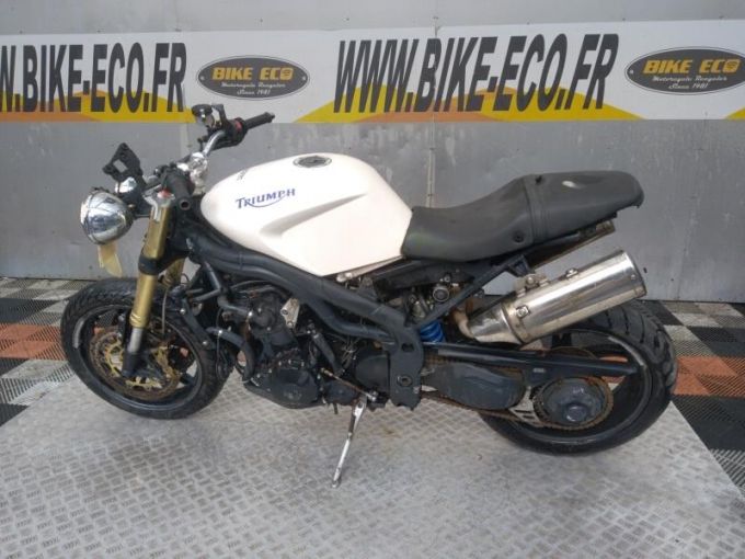 TRIUMPH SPEED TRIPLE 1050 4