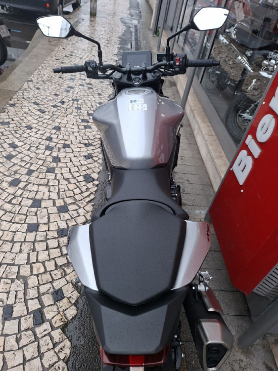 HONDA CB 750 HORNET 4