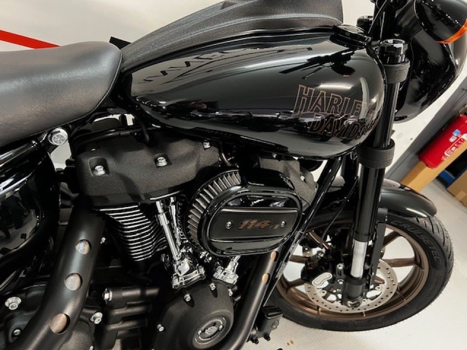 HARLEY-DAVIDSON SOFTAIL LOW RIDER 1868 S 4